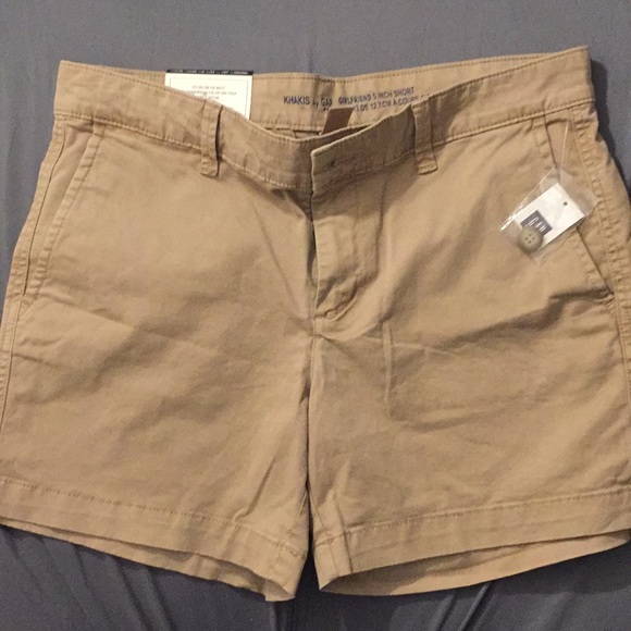 GAP Pants - Gap the girlfriend 5 inch short